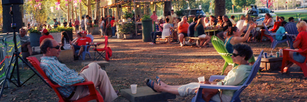 PHS worked closely with local bars and restaurants to create a series of new public spaces with seasonal beer gardens in 2013 and 2014. (Photo by Flickr user TC Davis.)